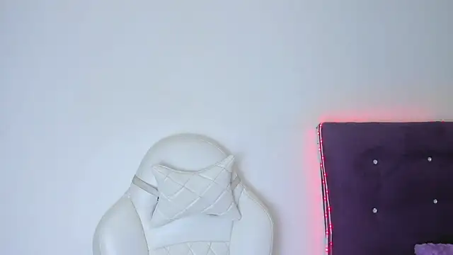 veronicaa squirt online show from April 24, 4:26 am