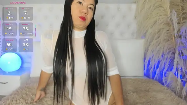 lunaa hart online show from February 27, 4:01 am