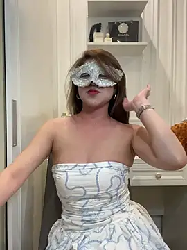 Queen-of-Love online show from April 8, 3:58 pm