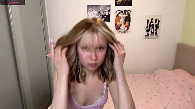 ElfriedaZwack online show from April 25, 5:43 pm