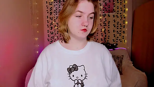 lovelyy julia online show from December 20, 6:06 am