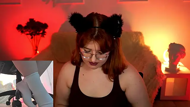 StaceyJensen online show from April 30, 5:40 pm