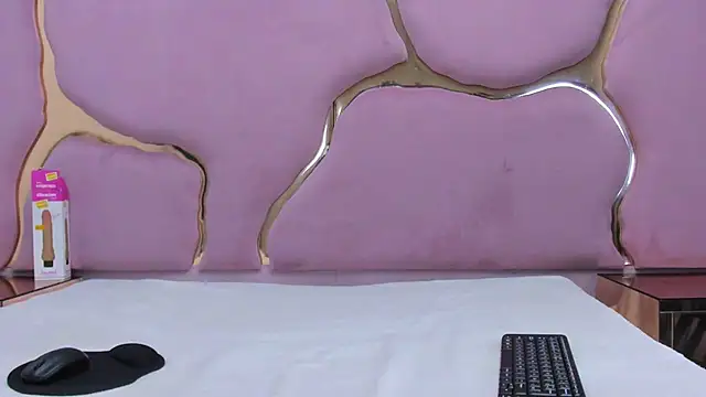 RoxanneBloom online show from January 8, 3:10 am