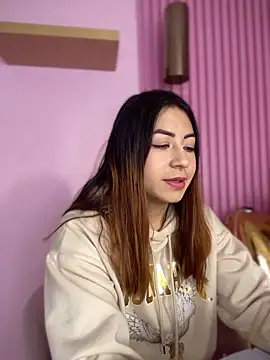 MaddieHunter online show from December 19, 1:36 pm