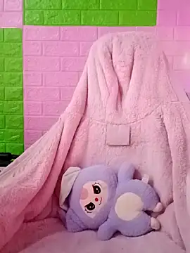 Lily-ross22 online show from March 6, 10:32 am