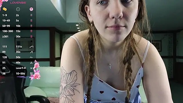 KiraRustle online show from March 11, 1:43 am