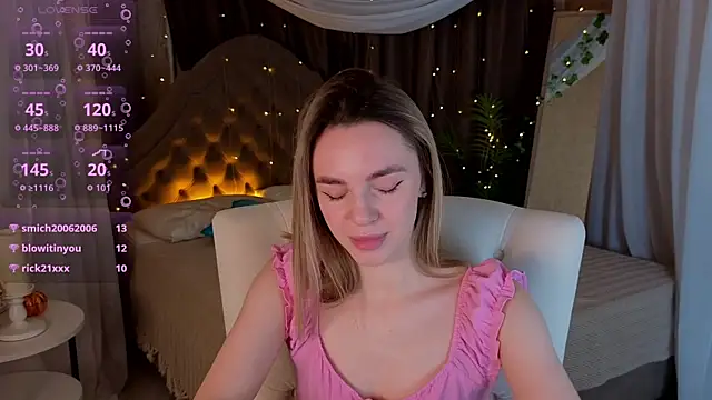 molly crystal online show from December 18, 2:27 am