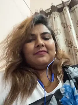 Tamil Smiley Queen online show from November 29, 7:07 pm