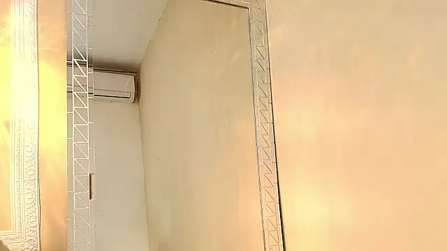 HallieStone online show from April 21, 12:12 pm