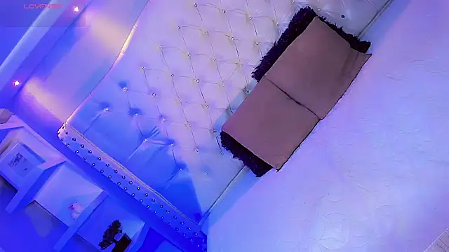 Sammy Rouss  online show from April 29, 9:09 pm