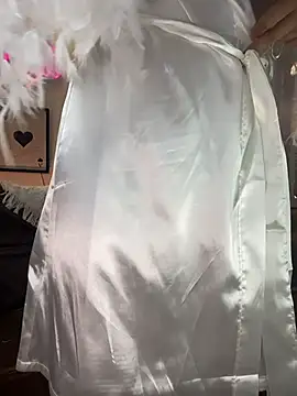 Rue Bellafire online show from December 1, 6:32 pm