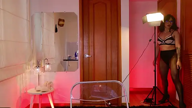 Rue Bellafire online show from April 27, 9:34 pm