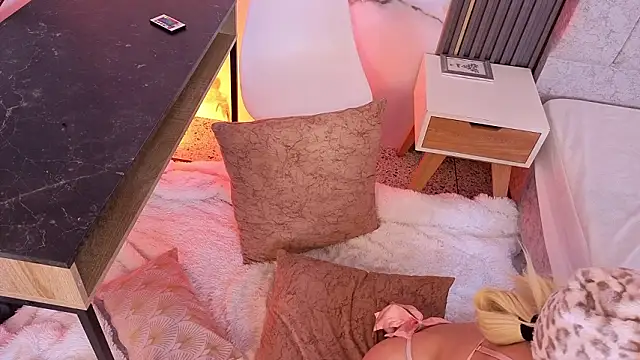 Kattie sweet1 online show from February 28, 1:21 pm