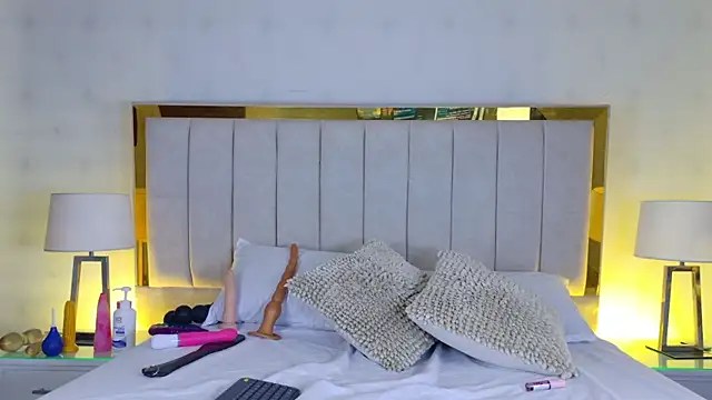 cata muakgb online show from April 27, 8:50 pm