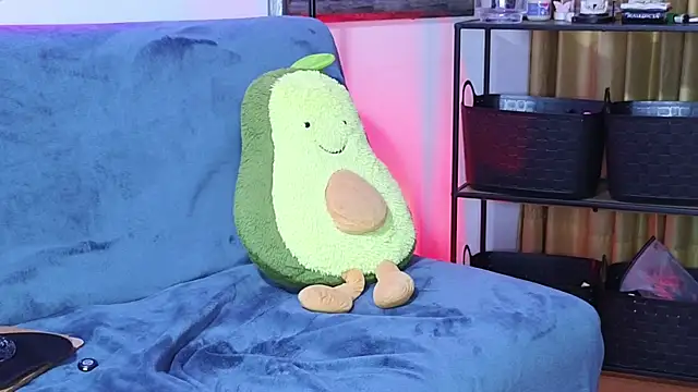 MightyLaura1 online show from April 22, 2:52 am