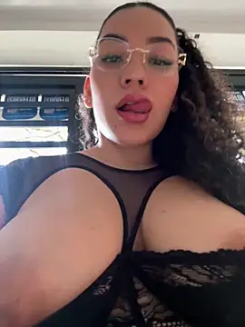 VictoriaaRose online show from June 11, 9:22 pm