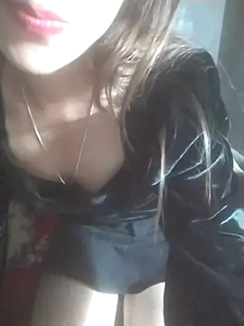 tieutam122 online show from December 21, 1:04 pm