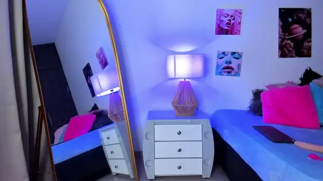 camila hott69  online show from April 14, 3:06 am