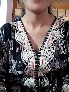 RASHMI SHARMA9 online show from April 1, 4:15 pm