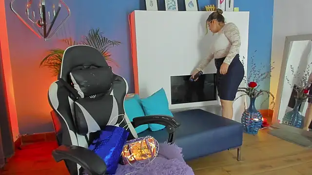 Anto Thompson online show from April 28, 7:18 pm