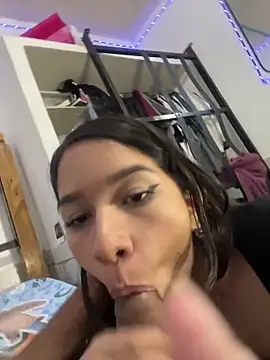 aurora 082 online show from December 5, 6:35 am