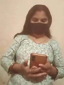 Pooja bhabhi00 online show from January 11, 3:50 pm