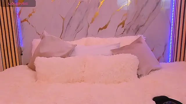 Dakota ferreti  online show from April 26, 9:56 pm