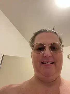 bea french curvy online show from February 5, 9:29 pm