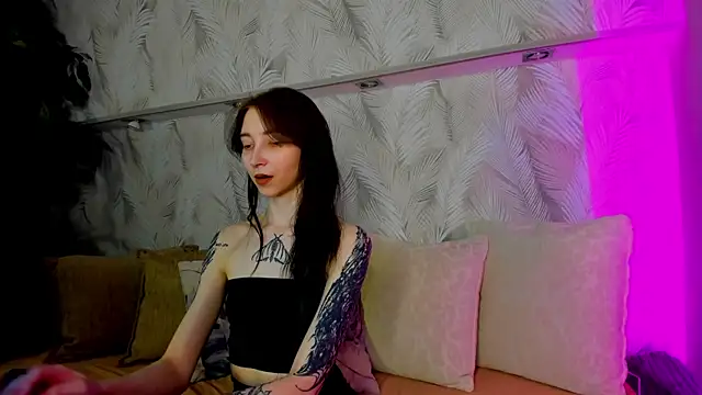 Ellen Hops online show from April 25, 9:23 am