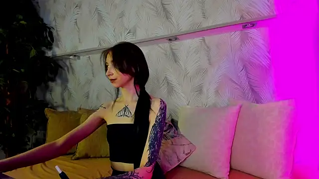 Ellen Hops online show from April 19, 8:58 am