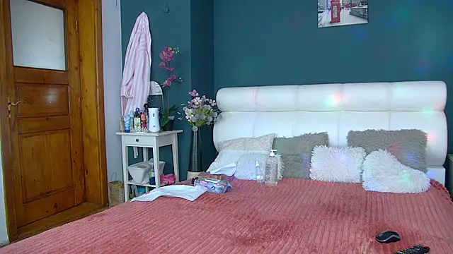 Cougar Milff online show from April 11, 1:59 pm