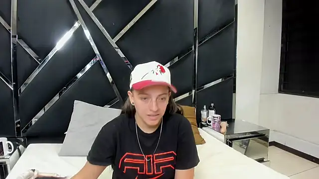 Alyssa Noah online show from April 26, 3:15 am