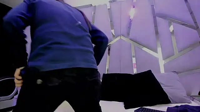 Alyssa Noah online show from April 17, 5:09 am