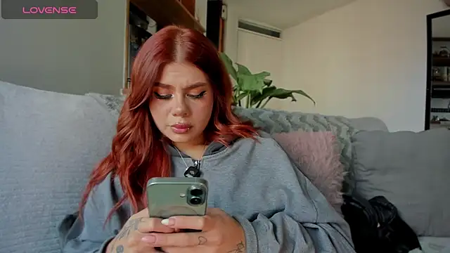 jossephine  online show from July 15, 9:41 pm