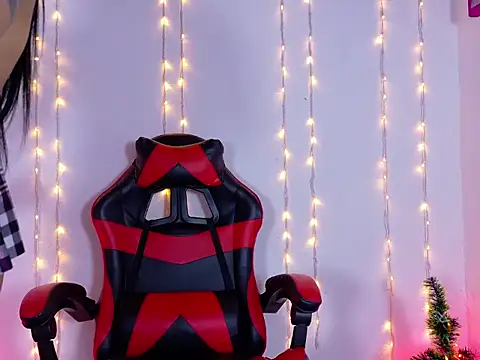 Taylor  Swiftt online show from December 19, 11:19 pm