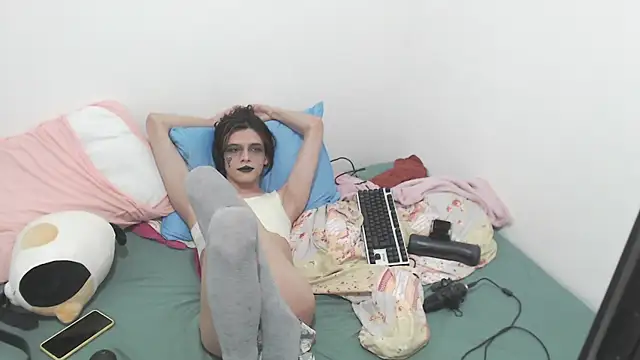 ShyBabyFem online show from June 14, 9:26 pm