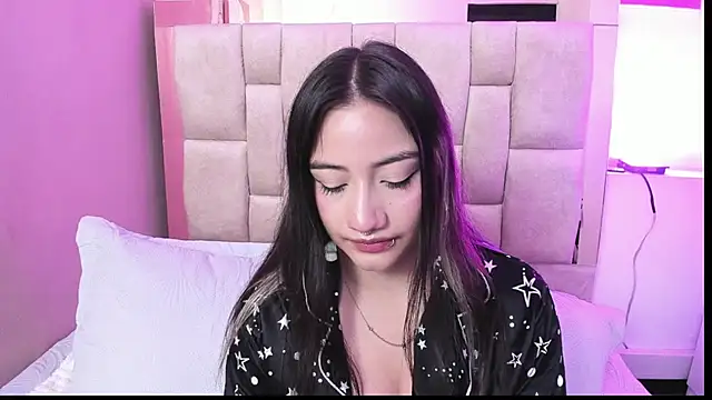 Nana  S online show from December 23, 3:32 am