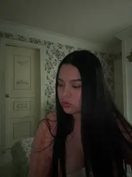 sweet ruby  online show from May 8, 1:53 am