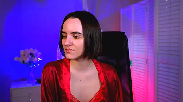 KateWillows online show from April 29, 4:05 am