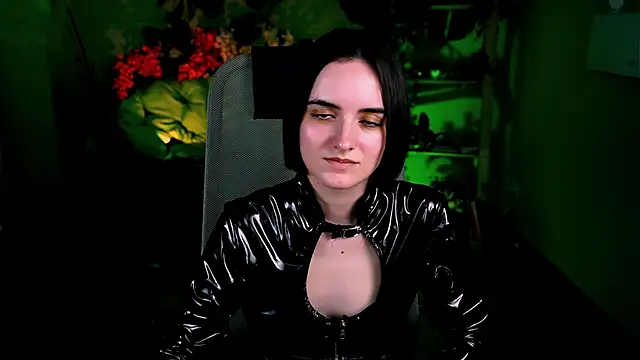 KateWillows online show from April 23, 12:29 pm