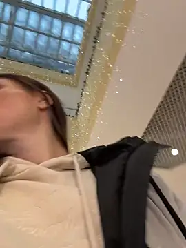 ZaraHill online show from December 5, 4:23 am