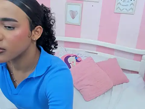 Amaia Monroe online show from December 1, 9:50 pm