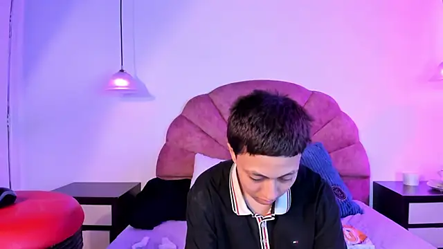 Brenda Tina online show from January 17, 7:54 pm