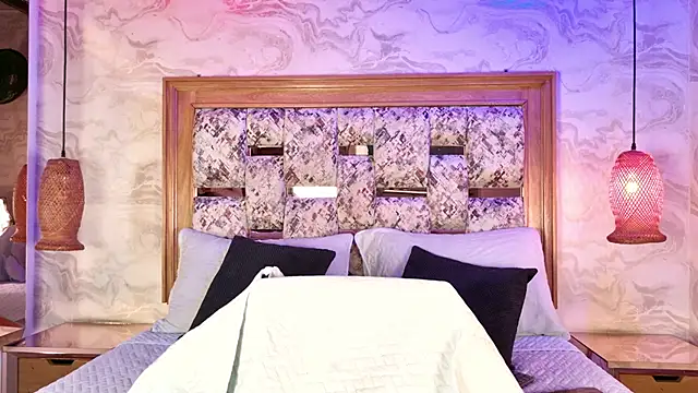 emily dempsey online show from April 9, 7:19 pm