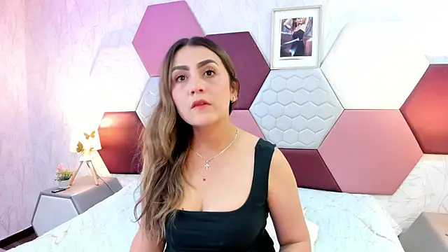 AriaRous online show from April 25, 6:05 pm