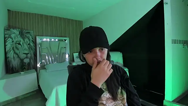 Cherrybombs  online show from April 26, 1:36 am