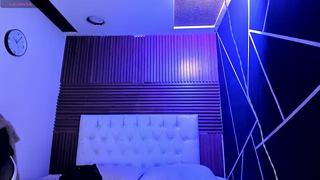 Cherrybombs  online show from April 22, 4:09 am