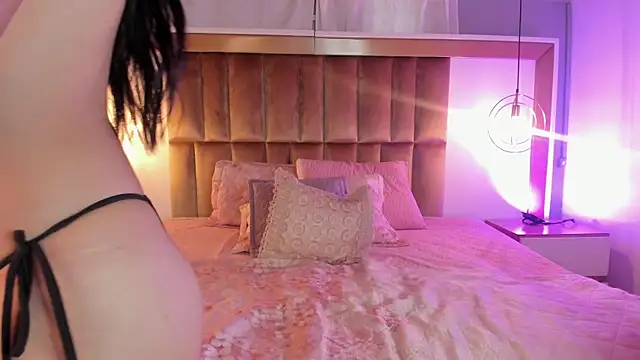 BrianaJhons19 online show from April 27, 8:50 pm