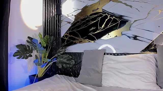 alivega  online show from April 23, 7:27 pm