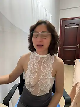 A-ZJunn online show from January 11, 1:05 pm